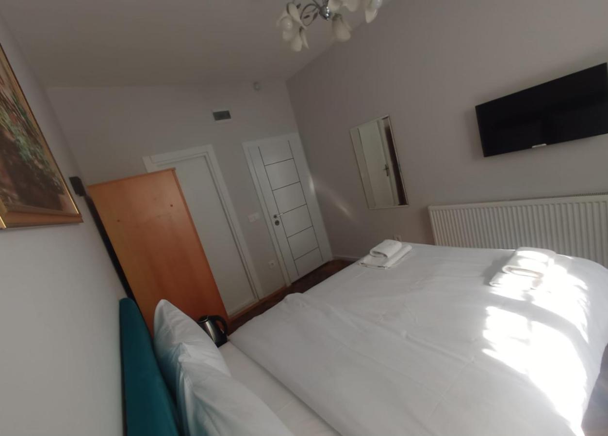Buyukada Cinar Hotel (Adults Only) アダラー エクステリア 写真